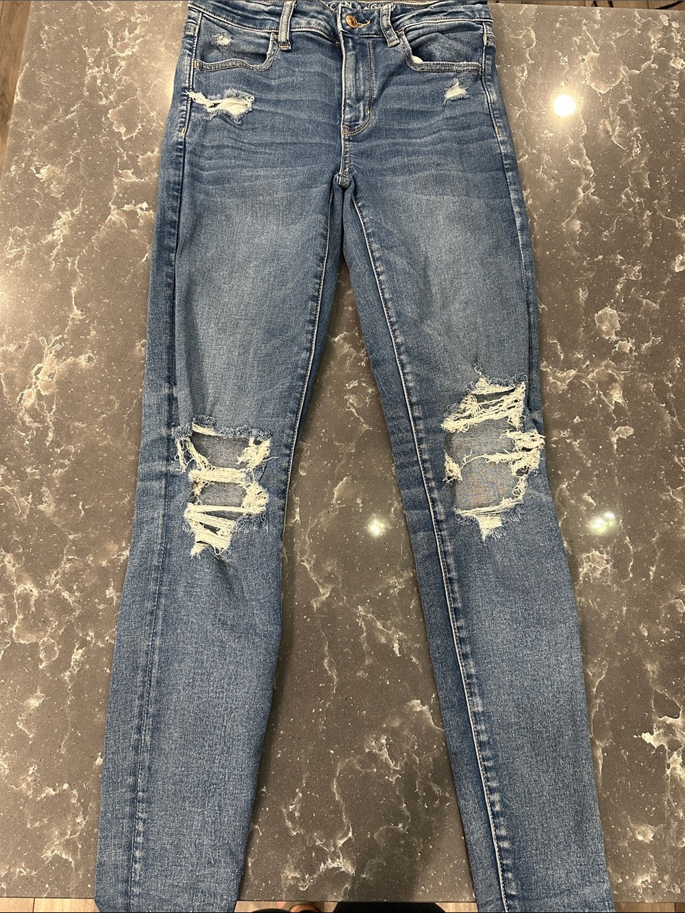 American Eagle Distressed Skinny Women’s Jeans - Blue size 6 long